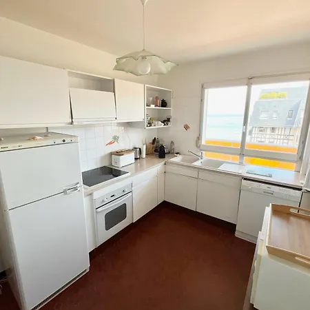 Front De Appartement